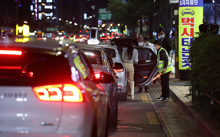 연말 교통대책 가동! 심야 택시 승차대, 버스 막차 연장