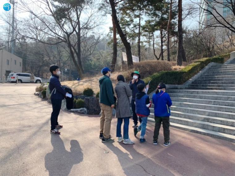 장충단공원에서 '남산독립원정대' 프로그램에 참여했다.