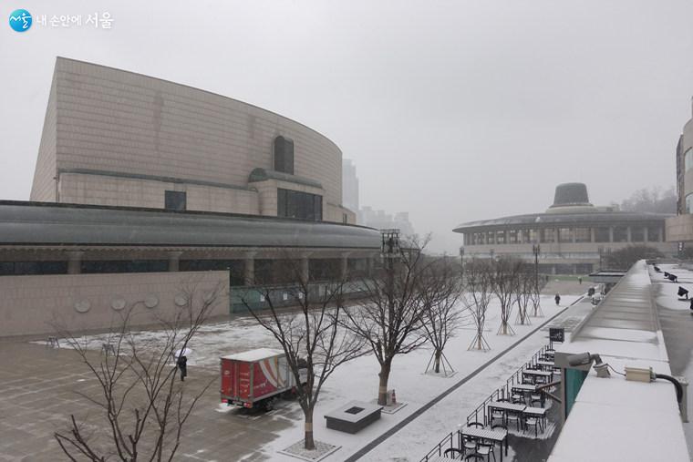 음악당과 오페라 하우스. 서예박물관 위치에서 눈이 쌓이는 모습을 보았다  ⓒ김인수