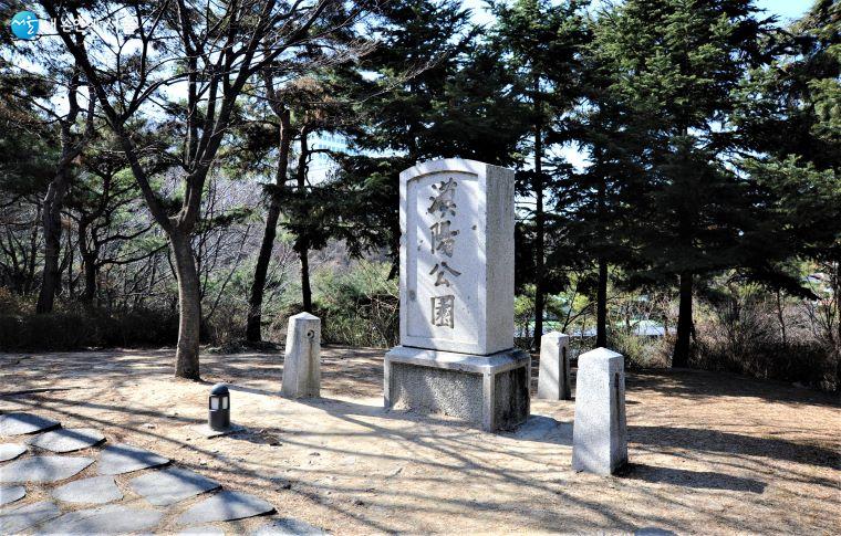 1897년 일제가 처음 남산에 왜성대공원을 만들고 그 후 서울 거주 일본인들을 위하여 그 일대를 확장하여 만든 곳이 ‘한양공원(漢陽公園)’이다 ⓒ조수봉