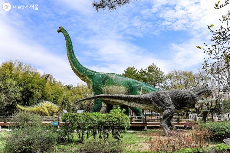 공룡을 좋아하는 아이라면 과학관과 미술관 방문 시, 꼭 한번 들려보면 좋을듯하다