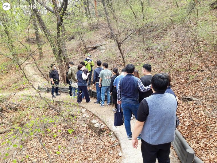 지난 2일 천장산 천량근린공원에서 첫번째 산책을 떠났다.