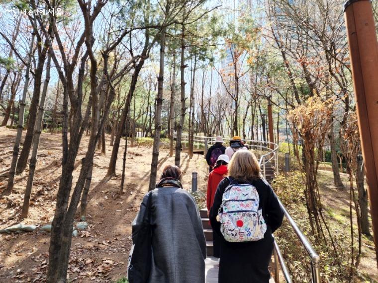 용산의 푸른 녹색지대인 서빙고근린공원