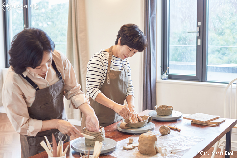 서울시는 218곳 '동네배움터'에서 주민을 대상으로 다양한 수업을 진행한다.