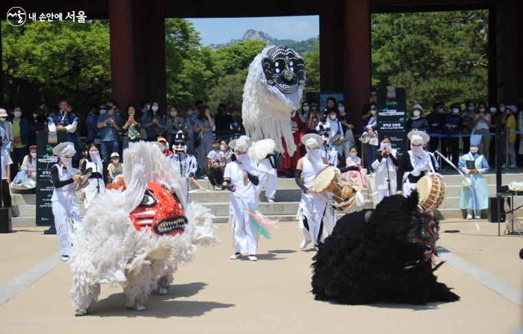 청덕궁에서 진행된 궁중문화축전 '구나행(驅儺行)-흑호 납시오!' 퍼레이드