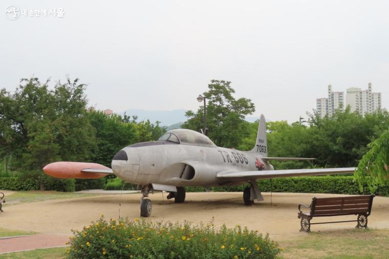 보라매공원 에어파크에 전시된 비행기