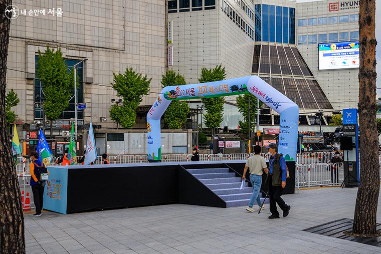 지난 9월 25일 오전 8시, 동대문디자인플라자 디자인거리에서 '2022 서울걷자 페스티벌'이 열렸다.  