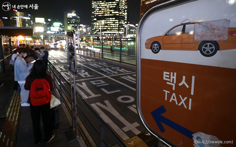 서울 택시요금 심야할증이 12월 1일 오후 10시부터 적용되기 시작했다. 