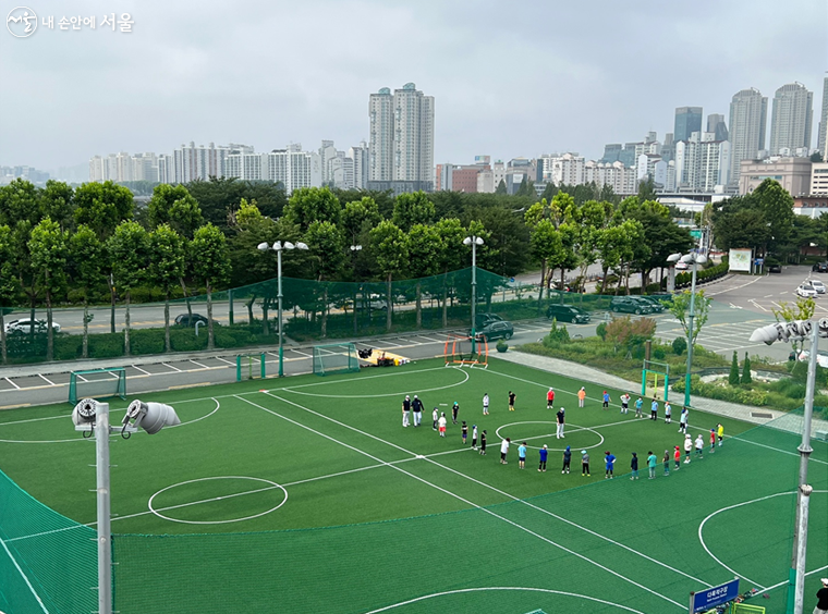 어린이 야구교실 신청은 3월 22일부터 24일까지 서울시 공공서비스예약에서 진행된다.