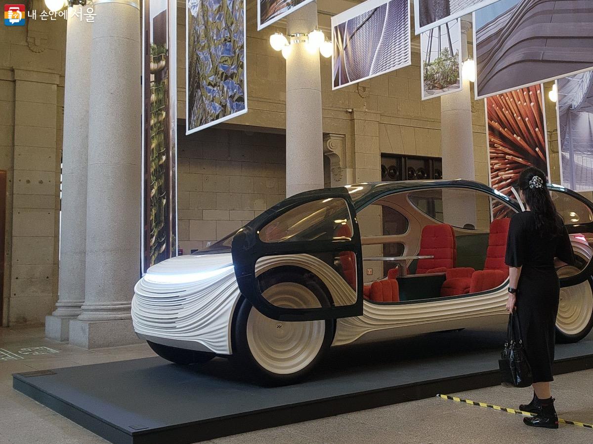 헤파 필터를 적용해 대기오염을 정화해주는 에어로는 헤더윅 스튜디오가 만든 첫 자동차 모델이다. ⓒ김은주