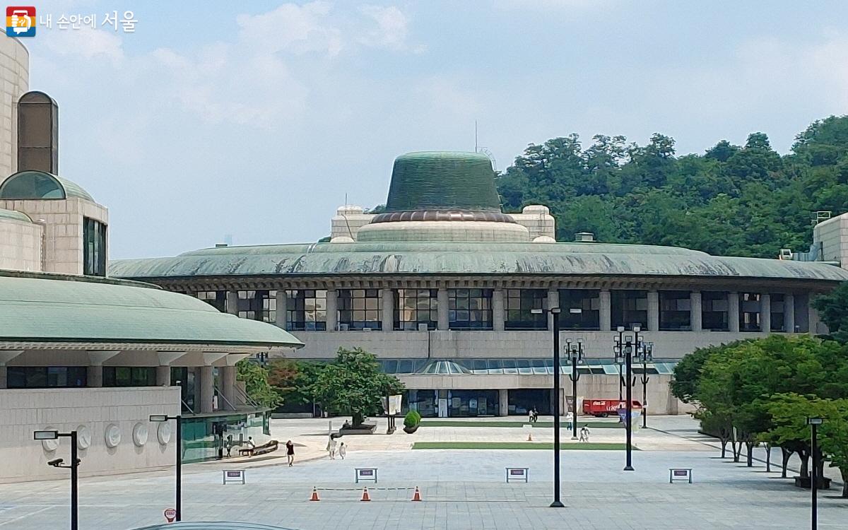 '예술의전당' 오페라극장 지붕은 갓을 형상화 했다. ⓒ김창일