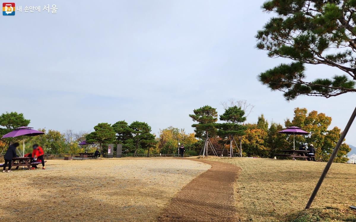 일출과 일몰이 멋진 배봉산 정상부 공원 ©김미선