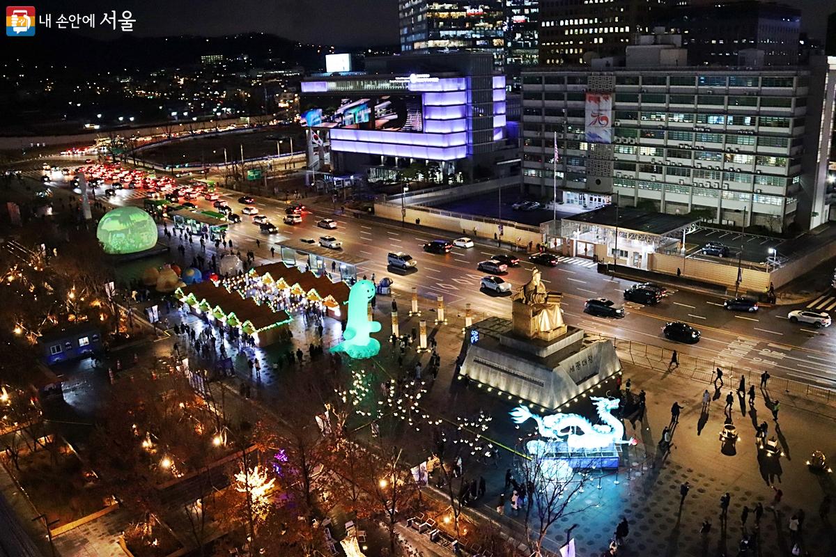 12월 15일에 개막한 축제는 빛과 조명의 예술이 만나 환상적인 경험을 선사하고 있다. ©정향선