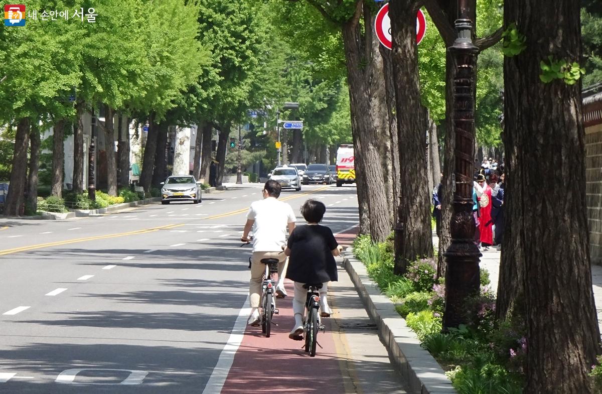 도로 다이어트 방식으로 조성한 자전거길 ©김종성  