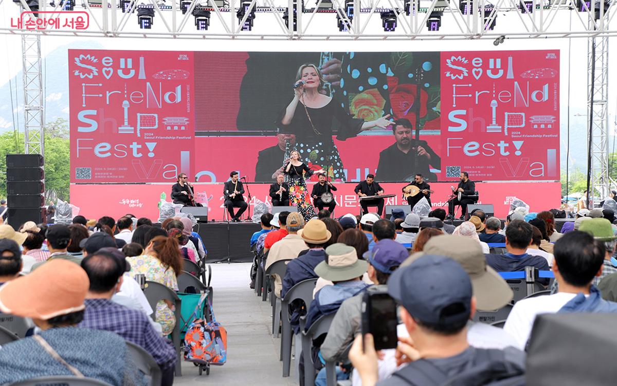 '서울세계도시문화축제'는 세계 각국의 다양한 문화를 직접 체험하고 새로운 맛과 풍미를 발견할 수 있는 기회를 제공한다. ⓒ이혜숙