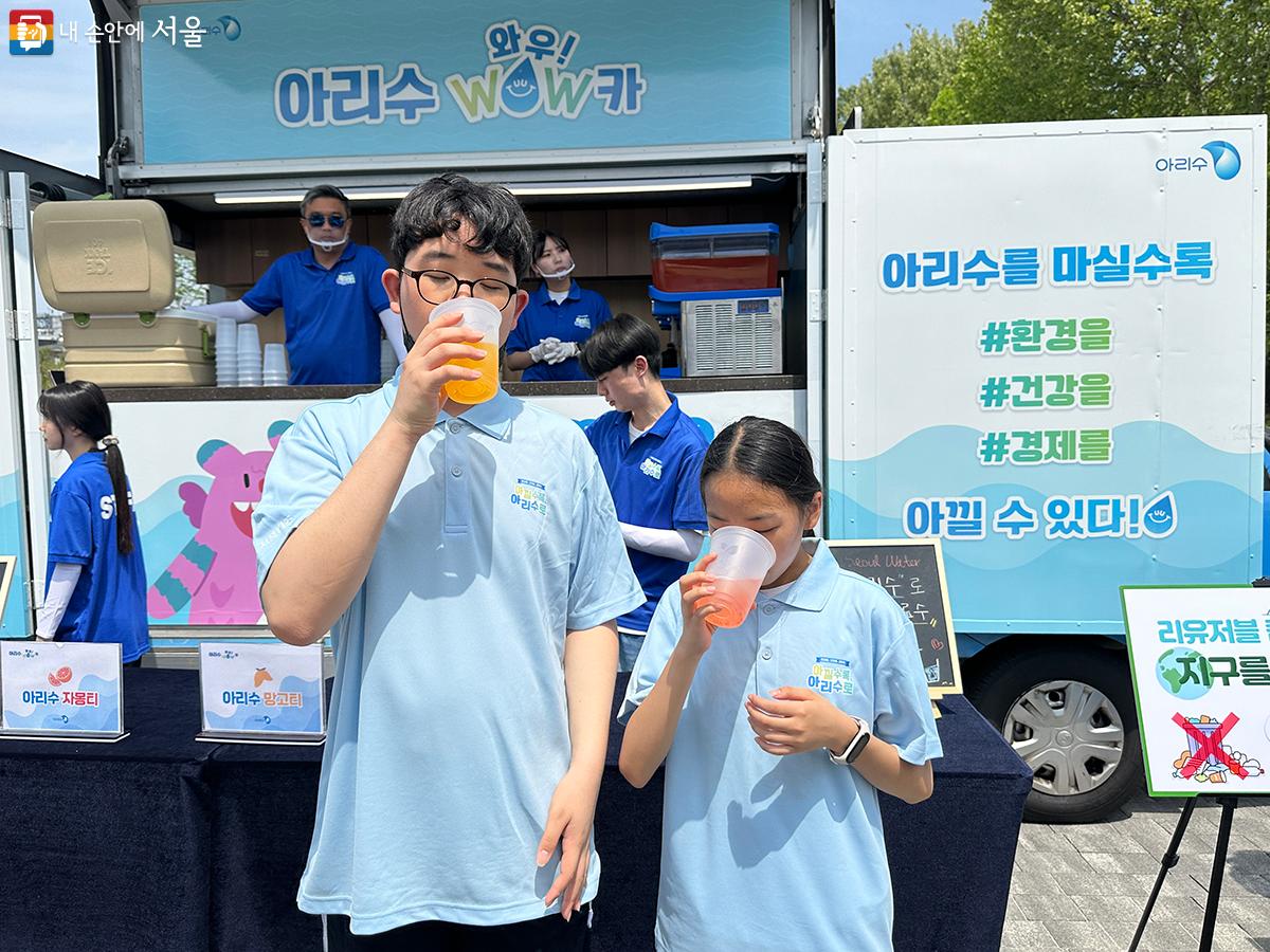 아리수를 제공하는 ‘아리수 와우!(WOW!) 카’ ©김수정 