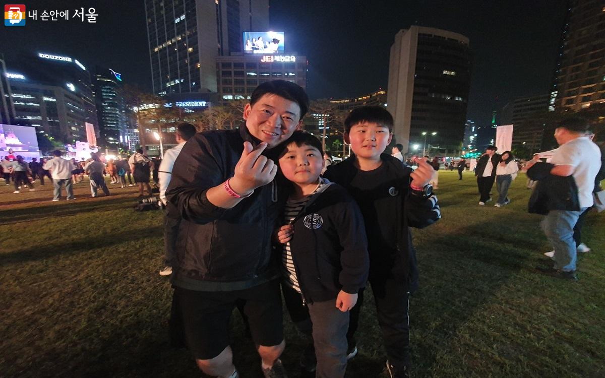 '운동하는 서울광장'에 참여해 펀치왕에 오른 정인철 씨 가족 ©엄윤주