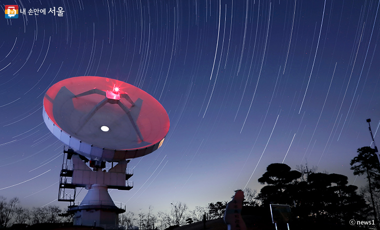 세종시 우주측지관측센터의 전파망원경