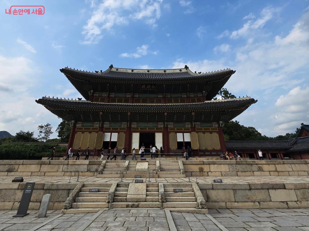 창덕궁의 정전인 인정전은 공식적인 국가 행사를 치렀던 곳이다. ⓒ김은주