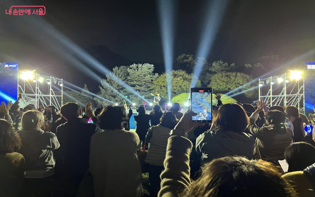 전 연령대의 시민들이 함께 어울린 공연이었다. ⓒ박지영 