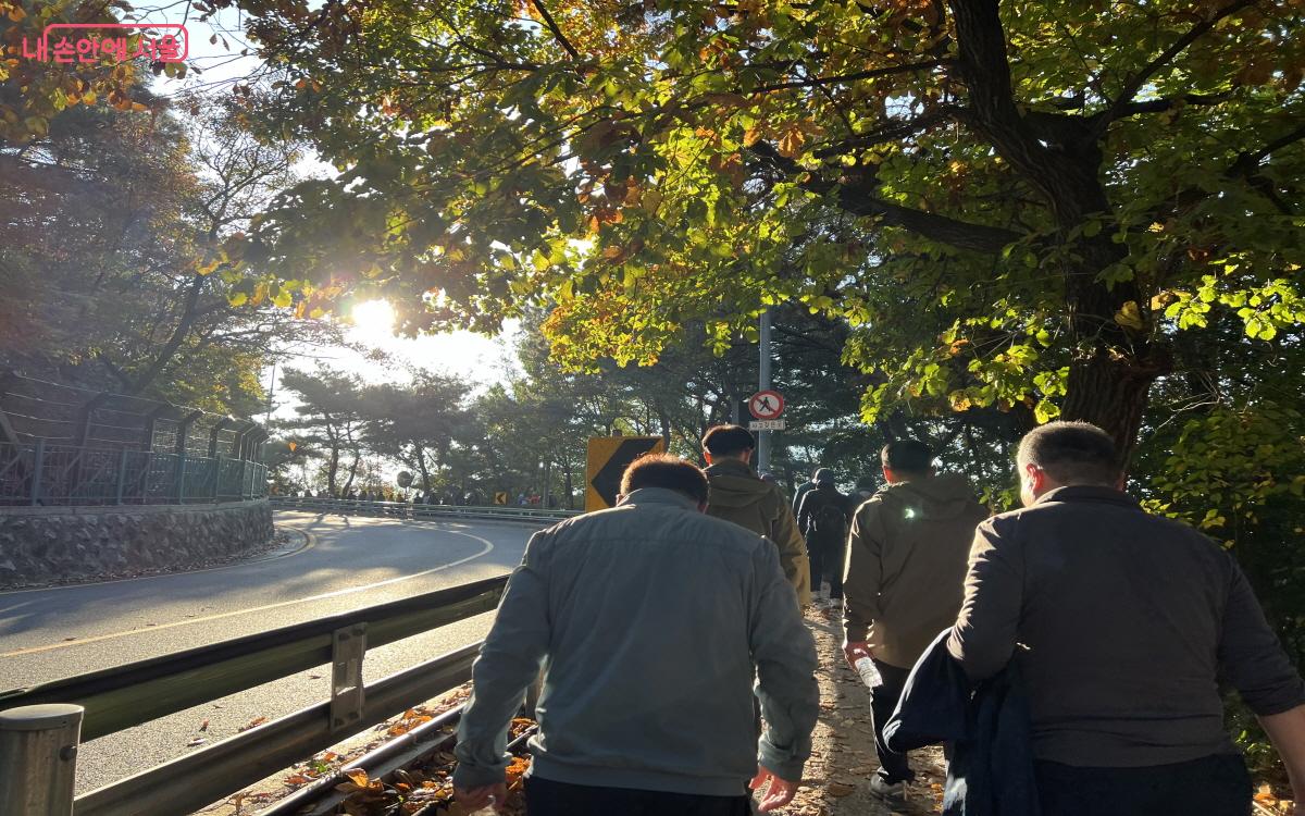 날씨도 좋고, 공기도 상쾌해 걷기 좋았다. ©박지영