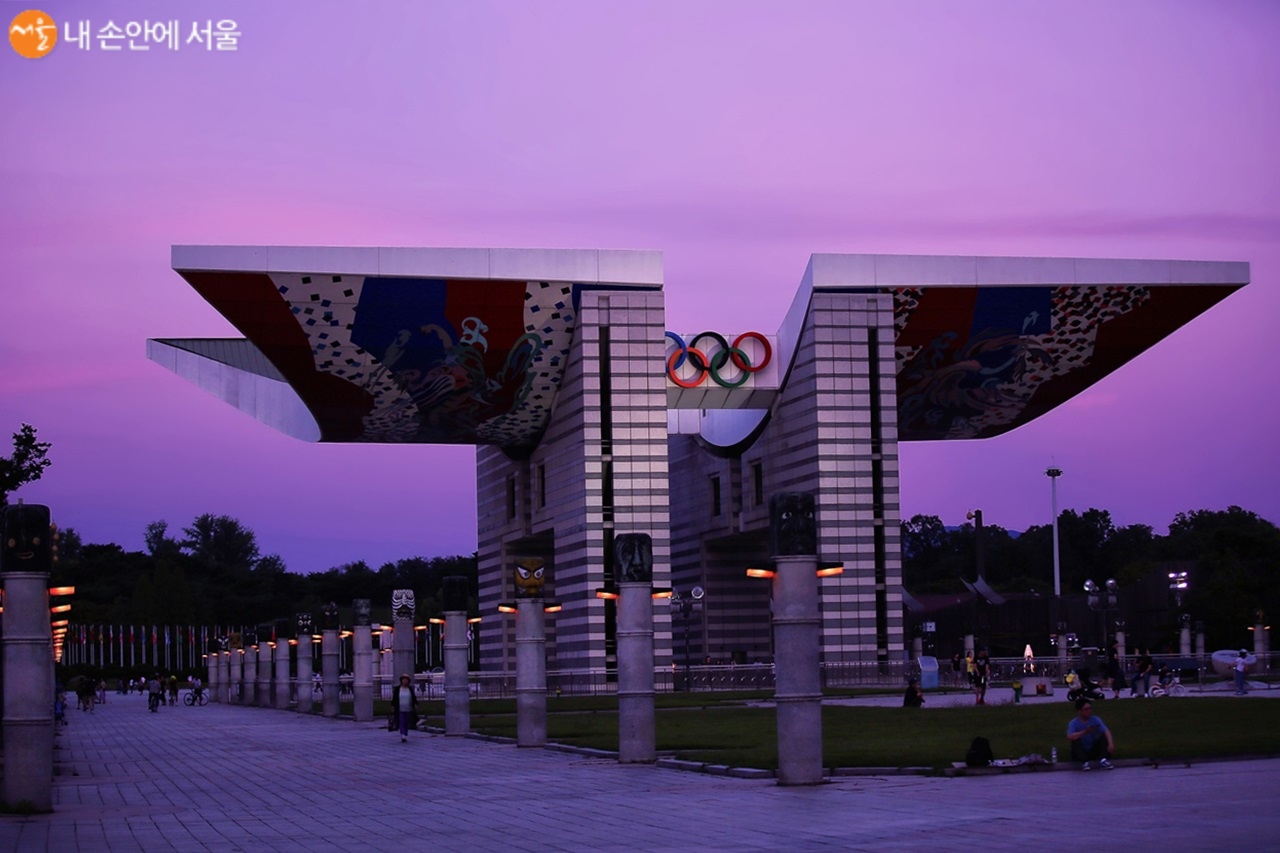 제100회전국체전은 올림픽 수준의 성화봉송이 실시된다(사진 올림픽공원)
