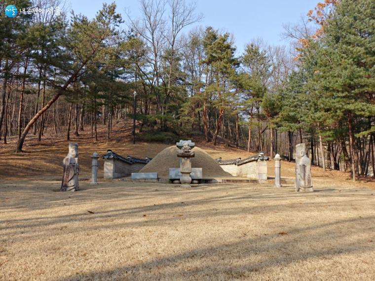 서오릉에 있는 희빈 장씨의 ‘대빈묘’