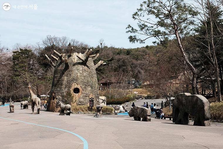 서울동물원 100주년 기념광장 ⓒ김아름