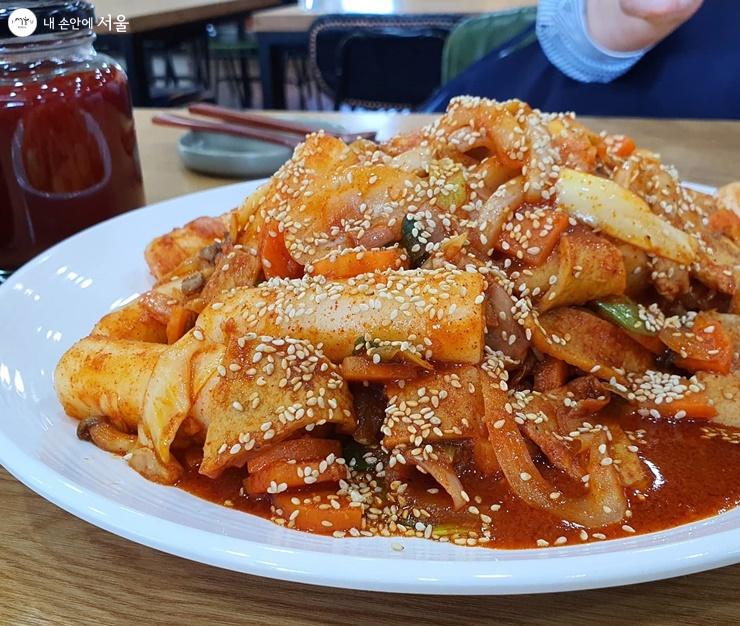 식품명인체험관에서 준비해주신 재료로 만든 떡볶이 ⓒ조성희