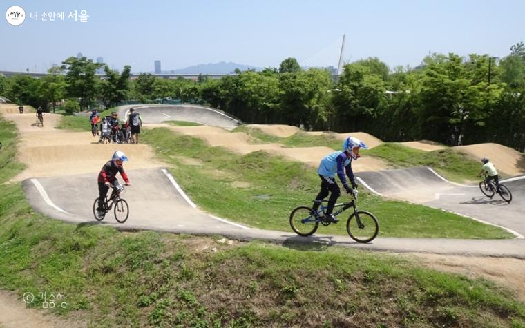 흥미로운 MTB 체험장 