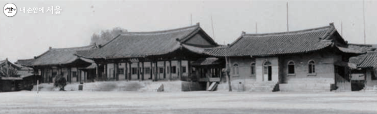 의정부와 건물 배치가 유사한 삼군부의 모습 (1927∼1935년, 국사편찬위원회)