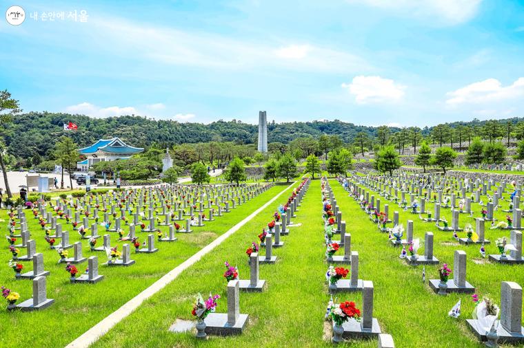 일반 사병부터 장군, 애국지사까지 다양한 순국선열들의  묘역이 있는 곳. 