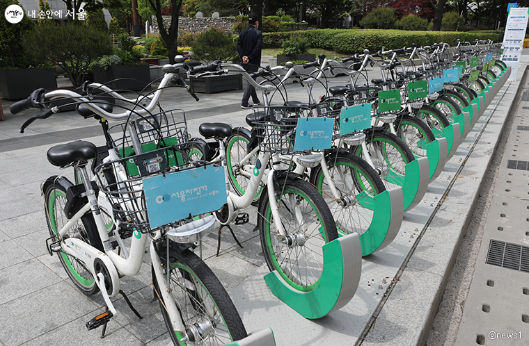 서울시는 자전거 교통안전교육 인증제 합격자에 한해 따릉이 요금 감면 혜택을 제공한다 