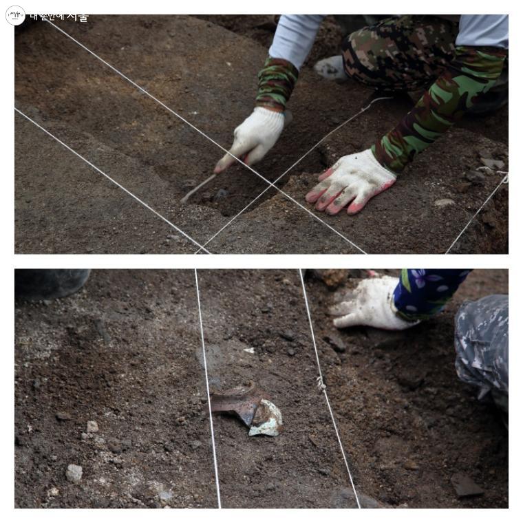 조사 과정에서 발견되는 조각들은 발견된 구역에 놓는다. 한꺼번에 모아두면 정확한 위치를 알 수 없기 때문이다.ⓒ이선미