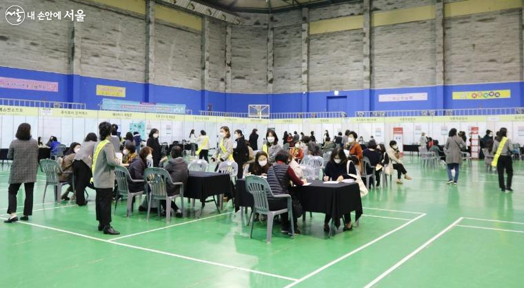 강서구 KBS스포츠월드 제2체육관에서 의료지원인력과 4차산업 전문인력 취업박람회가 개최됐다.