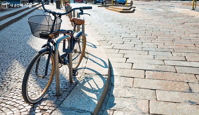 서울시가 방치된 자전거 재활용률을 높이기 위해 온라인 판매를 개시한다