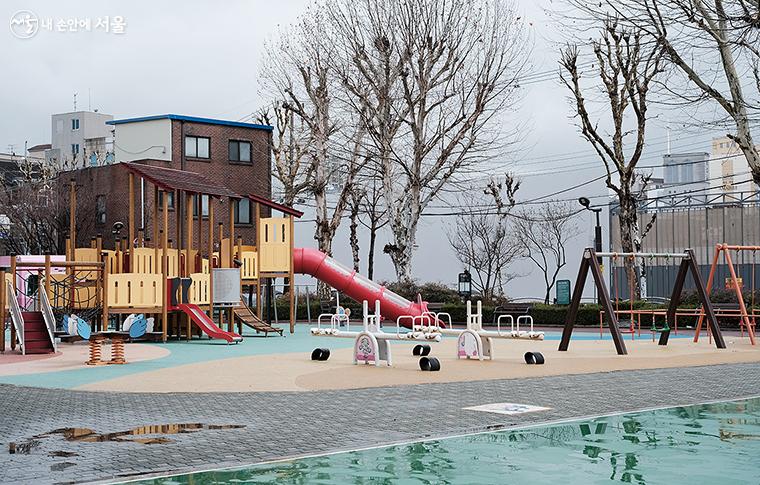 ﻿어린이들의 놀이터이자 주민들의 여가·문화공간인 '방배동 뒷벌어린이공원' 