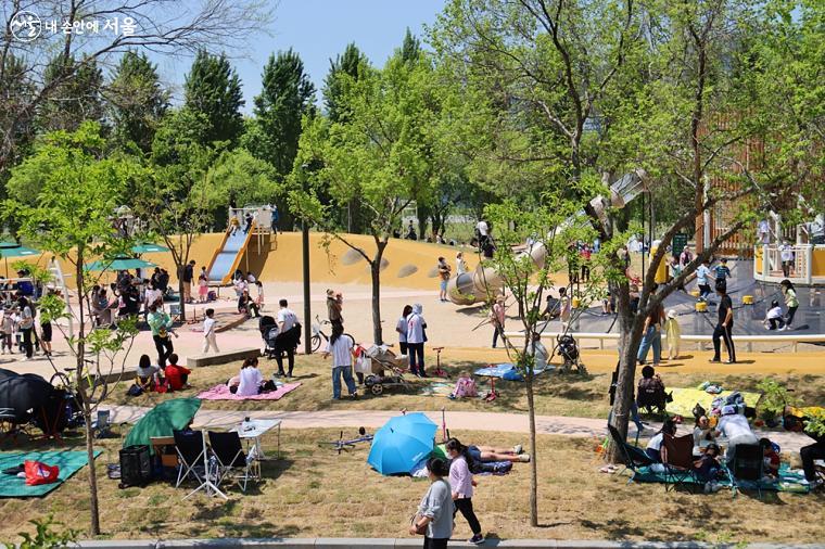 '거점형 창의 어린이 놀이터' 1호 광나루 한강공원이 개장했다. ⓒ최영인