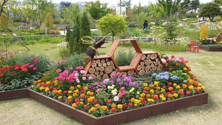 새롭게 단장된 서울식물원 '정원사의 정원: 허니가든 Bee Happy' ⓒ이준엽