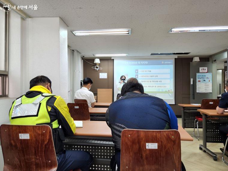 이륜차 운전 시 지켜야 할 준수사항에 대한 교육 ⓒ윤혜숙