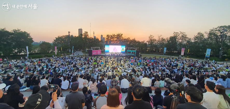 노들섬 ‘문화가 흐르는 예술마당’ 개막공연(5월) 모습