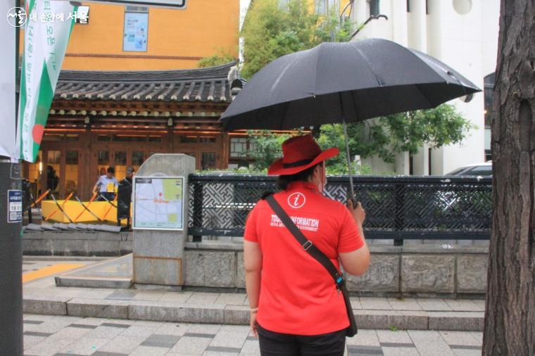 서울 명소를 여행한다면 풍부한 관광정보 지식과 상냥한 미소를 갖춘 레드엔젤 서비스를 이용해 보면 유용하다.