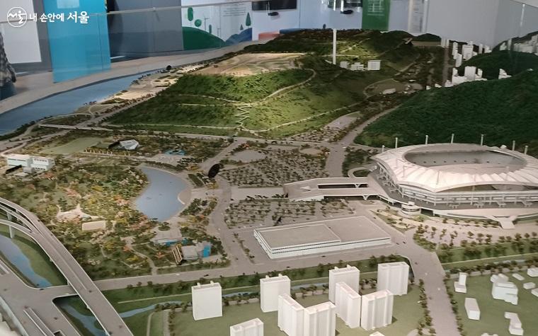 난지도 이야기 전시관 내에 있는 현재 월드컵공원의 모형 