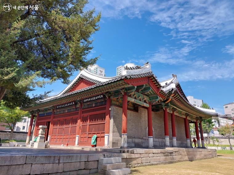 동묘는 중국풍 건축의 모습을 보여주는 제사 시설로서 중요한 역사적 가치를 지닌다. ⓒ김명옥