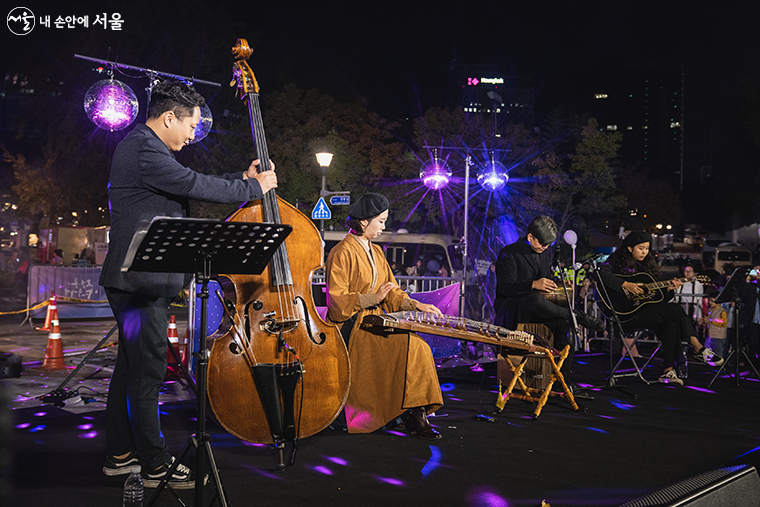 덕수궁 돌담길, 서울시립미술관 등에서 다채로운 공연이 진행된다.