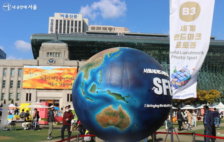 지난 10월 22~23일, 서울광장 및 무교로에서 서울세계도시문화축제가 열렸다. 