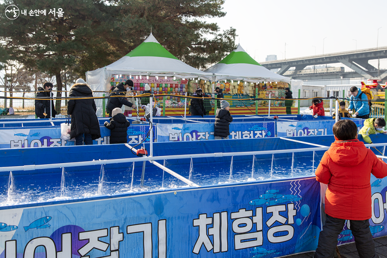 요리조리 피해 다니는 빙어를 잡아라!