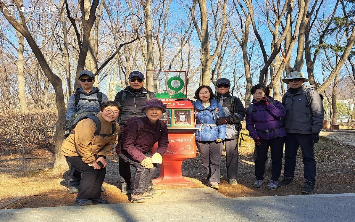 서울둘레길을 함께 걷는 은평구 주민들의 모임 ‘새절터둘레길’ ©엄윤주