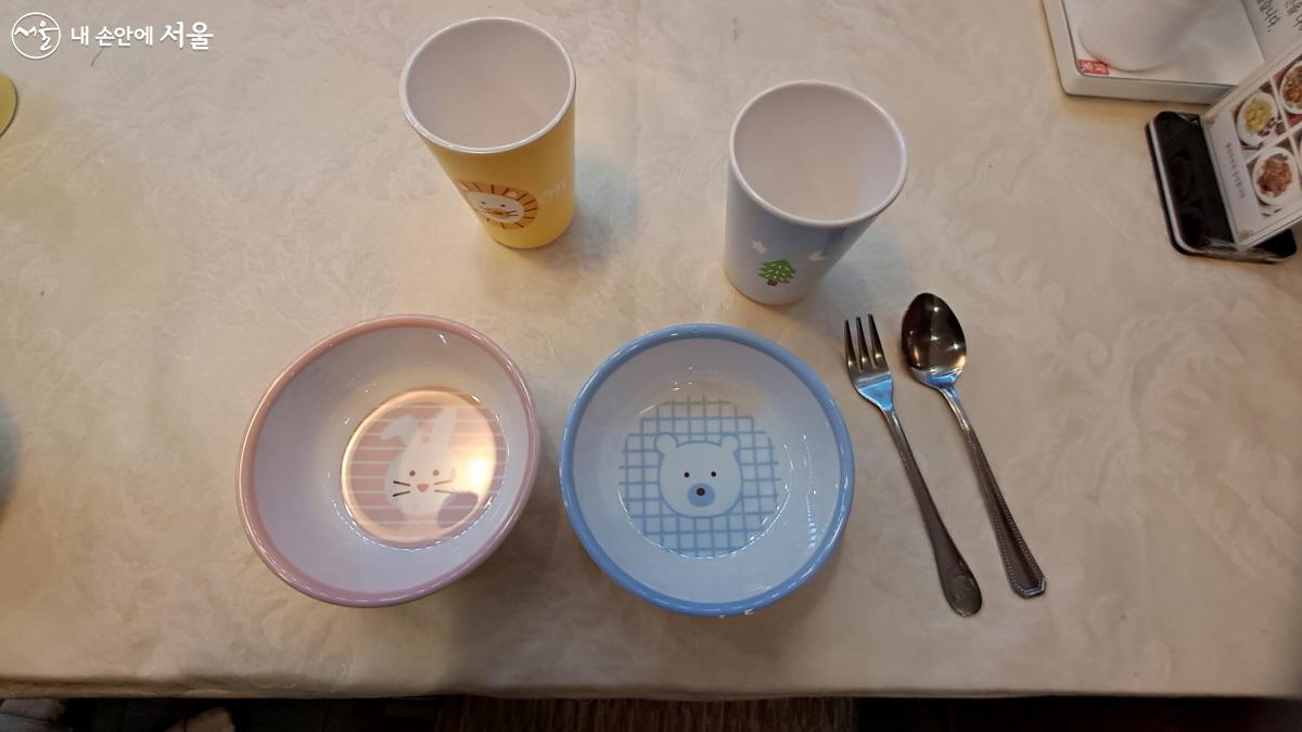 서울키즈 오케이존인 한 중국음식점에서도 어린이용 그릇과 컵 등을 사용하고 있다. ⓒ이선미