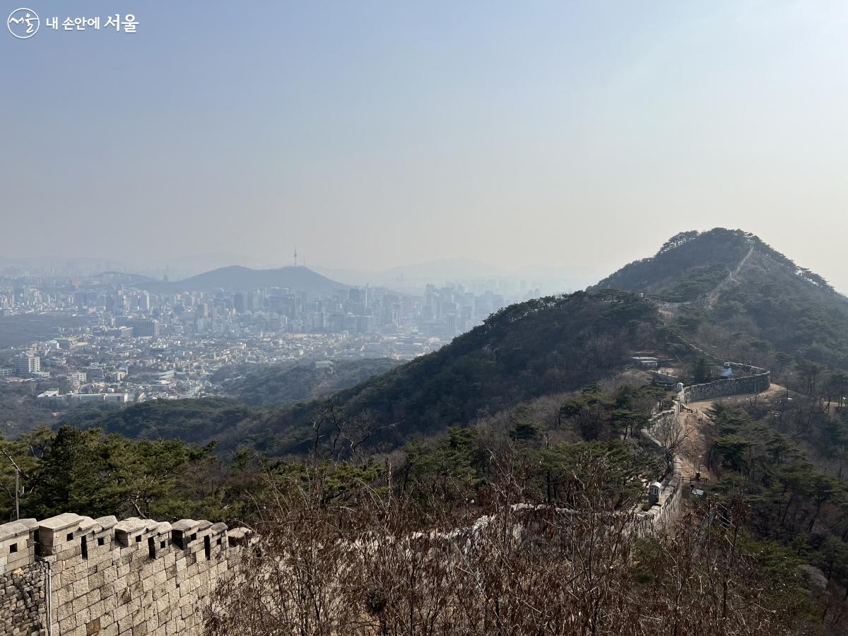 곡성에서 바라다본 도성길. 각도에 따라 다른 풍경이 파노라마처럼 펼쳐진다.ⓒ박지영 